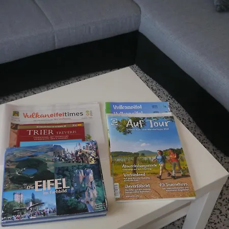 Vulkaneifel-ferienwohnungen Am Felsenpfad アパート