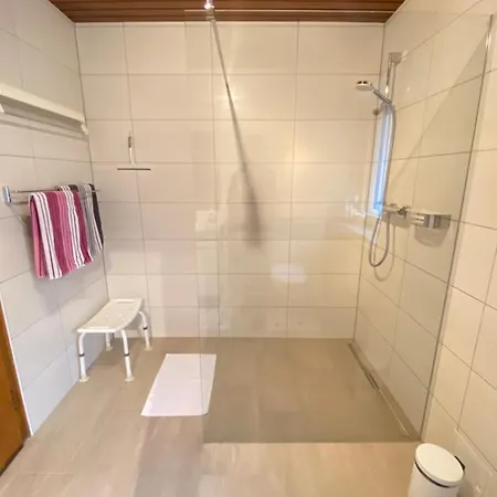 Vulkaneifel-ferienwohnungen Am Felsenpfad アパート ゲロルシュタイン